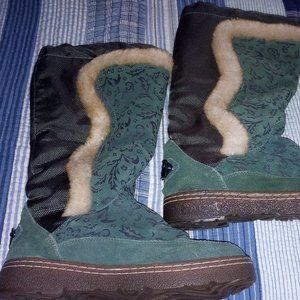 Bearpaw Green Embossed Suede Fleece Lined Boots ~7~